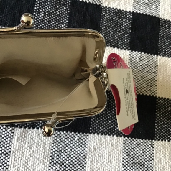 NWT Mini plush Leopard Coin Purse Wallet Bag with a clasp Keychain - Picture 3 of 3